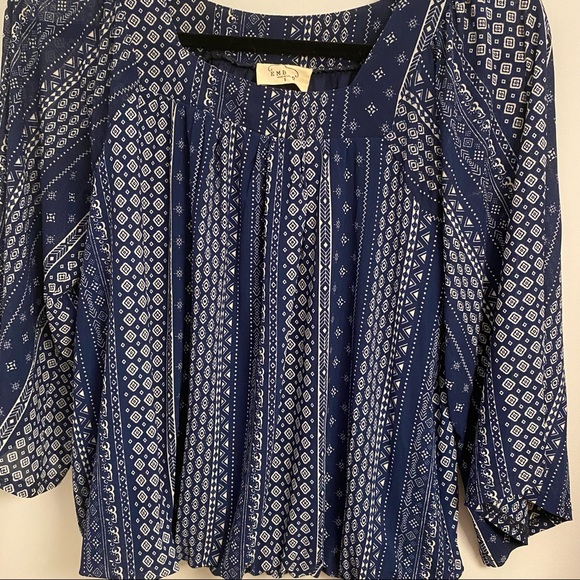 Patterned flowy blouse - Picture 3 of 4